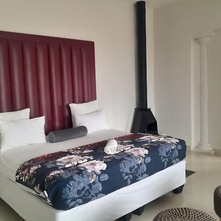 Dineo'S Lodge And Spa Burgersfort Exterior foto