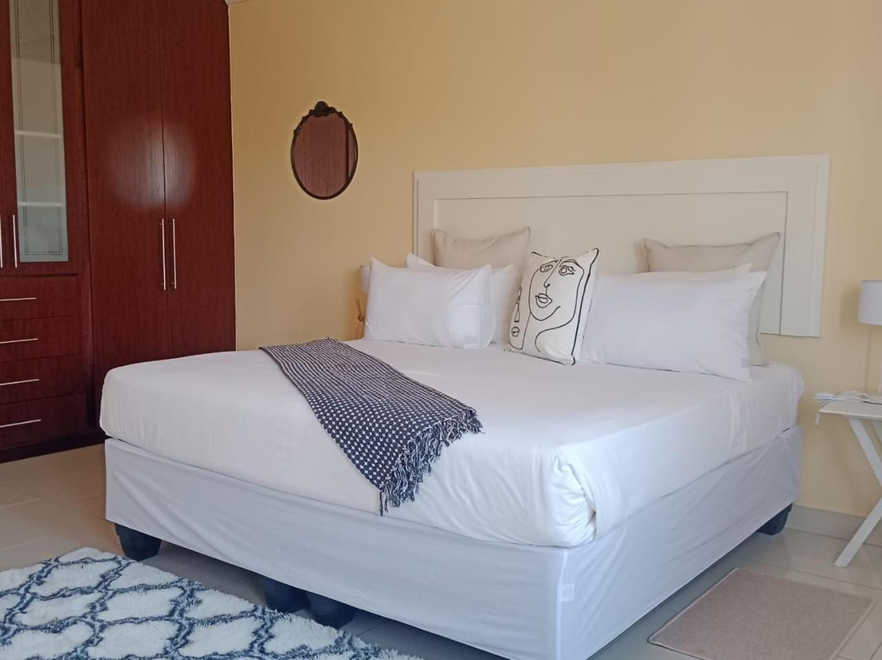 Dineo'S Lodge And Spa Burgersfort Exterior foto